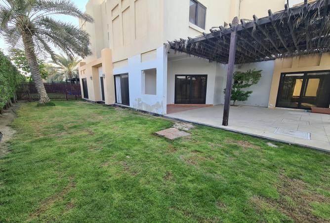 Villa - 5 Bedrooms - 5 Bathrooms for rent in Janabiya - Northern Governorate