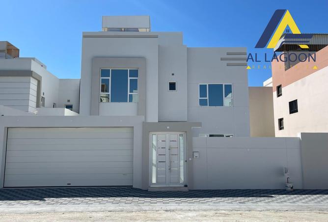 Villa - 4 Bedrooms - 5 Bathrooms for sale in Dumistan - Northern Governorate