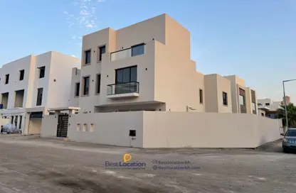 Villa - 4 Bedrooms - 6 Bathrooms for sale in Tubli - Central Governorate