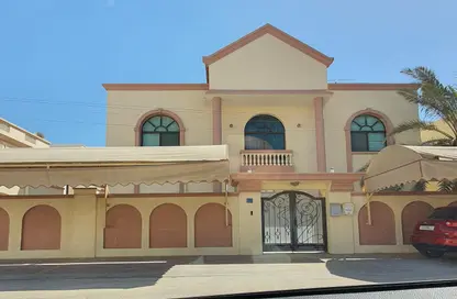 Villa - 5 Bedrooms - 5 Bathrooms for rent in Zinj - Manama - Capital Governorate