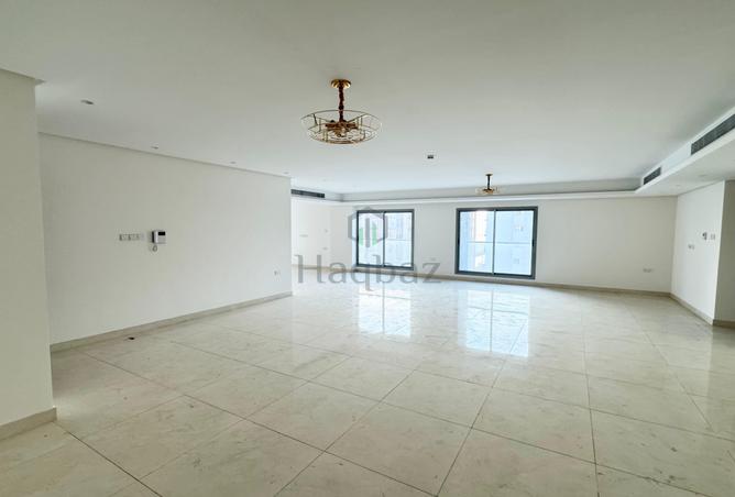 Apartment - 3 Bedrooms - 4 Bathrooms for sale in Hidd - Muharraq Governorate