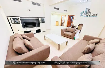 Apartment - 2 Bedrooms - 3 Bathrooms for rent in Sanabis - Manama - Capital Governorate