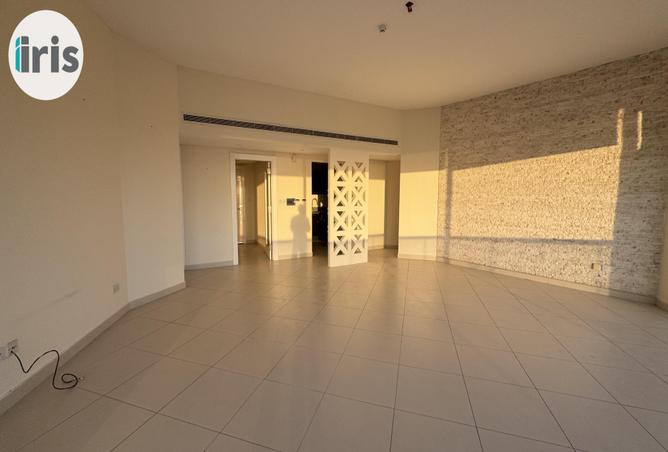 Apartment - 2 Bedrooms - 3 Bathrooms for sale in Sanabis - Manama - Capital Governorate