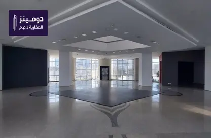 Show Room - Studio - 2 Bathrooms for rent in Seef - Capital Governorate