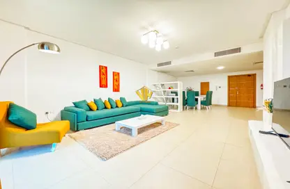 Apartment - 2 Bedrooms - 3 Bathrooms for rent in Al Juffair - Capital Governorate