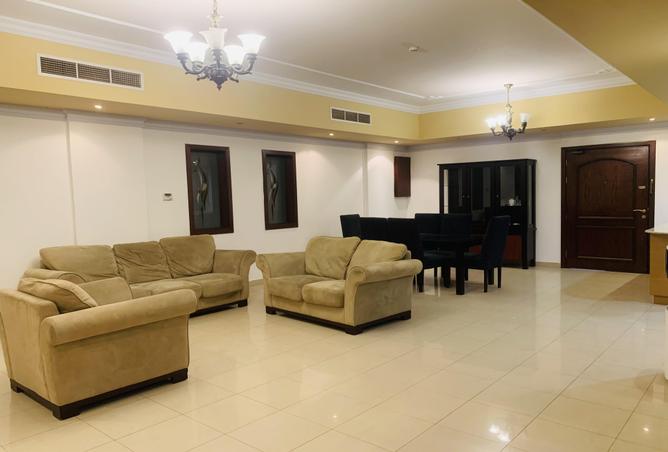 Apartment - 3 Bedrooms - 3 Bathrooms for rent in Al Juffair - Capital Governorate