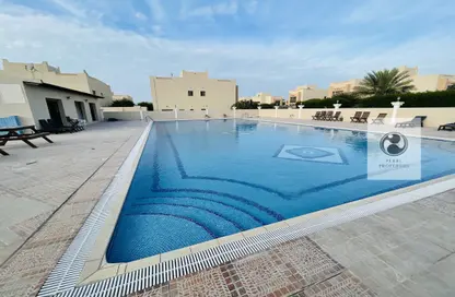 Villa - 4 Bedrooms - 4 Bathrooms for rent in Janabiya - Northern Governorate