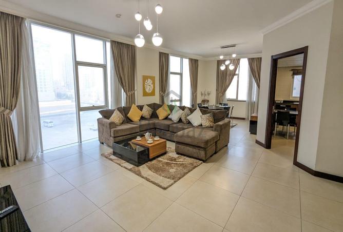 Apartment - 3 Bedrooms - 3 Bathrooms for rent in Al Juffair - Capital Governorate