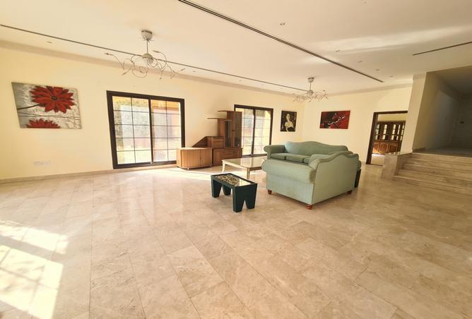 Villa - 4 Bedrooms - 4 Bathrooms for rent in Tubli - Central Governorate