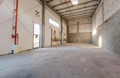 Warehouse - Studio - 1 Bathroom for rent in Hidd - Muharraq Governorate