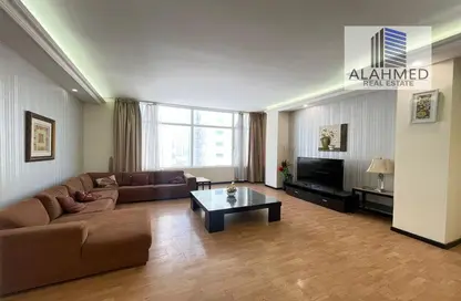 Apartment - 3 Bedrooms - 2 Bathrooms for rent in Al Juffair - Capital Governorate