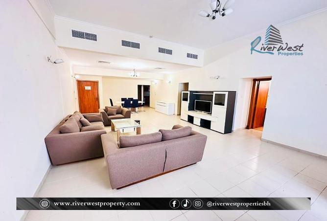 Apartment - 3 Bedrooms - 3 Bathrooms for rent in Sanabis - Manama - Capital Governorate