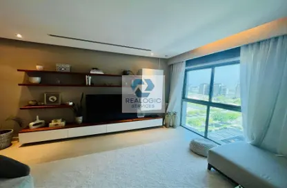 Apartment - 2 Bedrooms - 3 Bathrooms for sale in Reef Island - Capital Governorate