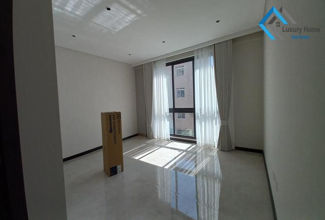 Apartment - 2 Bedrooms - 2 Bathrooms for rent in Janabiya - Northern Governorate