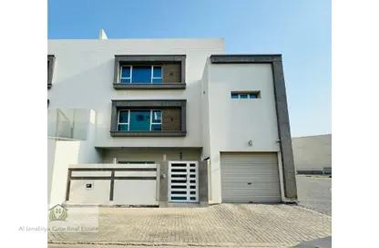 Villa - 5 Bedrooms - 7 Bathrooms for sale in Hidd - Muharraq Governorate