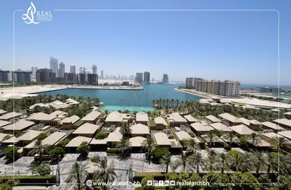 Penthouse - 4 Bedrooms - 5 Bathrooms for rent in Reef Island - Capital Governorate