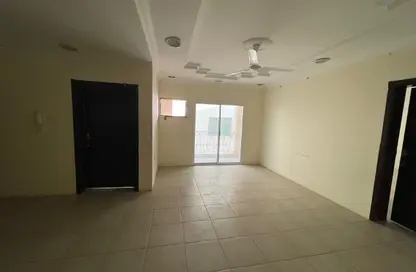 Apartment - 3 Bedrooms - 2 Bathrooms for rent in Hidd - Muharraq Governorate