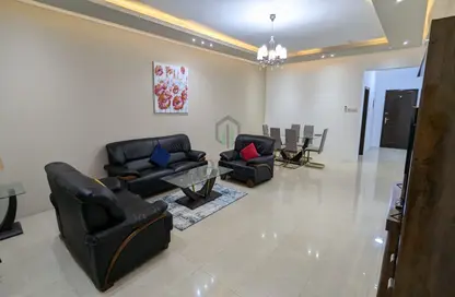 Apartment - 3 Bedrooms - 3 Bathrooms for rent in Busaiteen - Muharraq Governorate