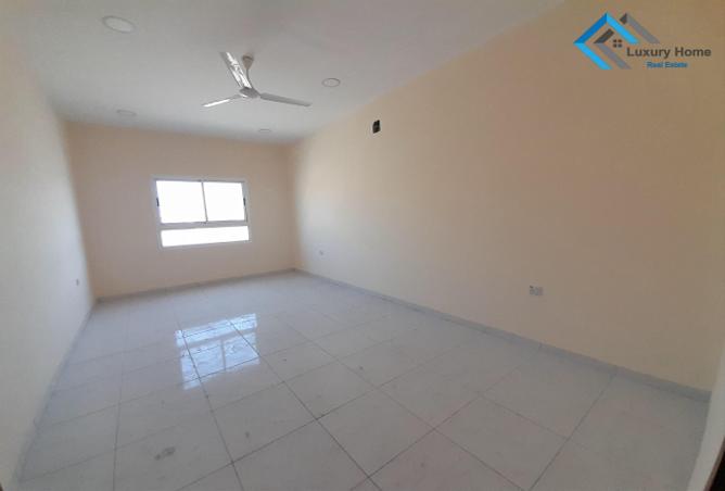 Apartment - 3 Bedrooms - 3 Bathrooms for rent in Tubli - Central Governorate