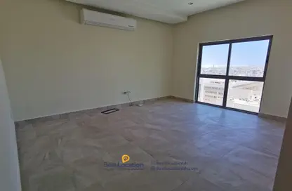 Apartment - 1 Bathroom for sale in Busaiteen - Muharraq Governorate