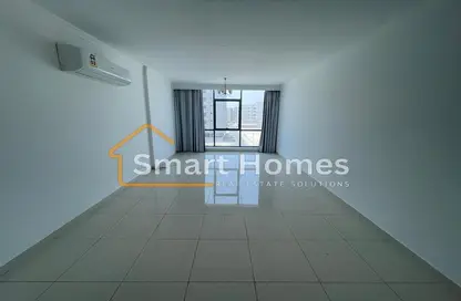 Apartment - 2 Bedrooms - 3 Bathrooms for rent in Hidd - Muharraq Governorate