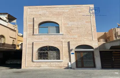 Villa - 3 Bedrooms - 3 Bathrooms for rent in Arad - Muharraq Governorate