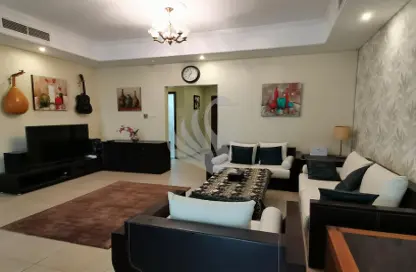 Apartment - 2 Bedrooms - 4 Bathrooms for rent in Al Juffair - Capital Governorate