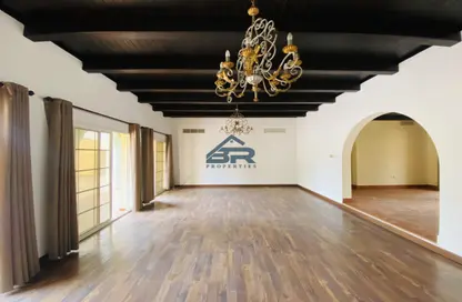 Compound - 3 Bedrooms - 4 Bathrooms for rent in Janabiya - Northern Governorate