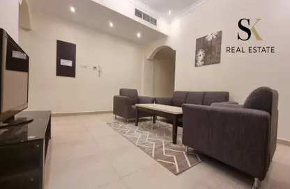 Living Room image for: Apartment - 2 Bedrooms - 2 Bathrooms for rent in Sanabis - Manama - Capital Governorate, Image 1