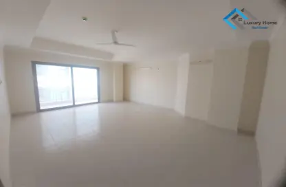 Apartment - 3 Bedrooms - 3 Bathrooms for rent in Hidd - Muharraq Governorate