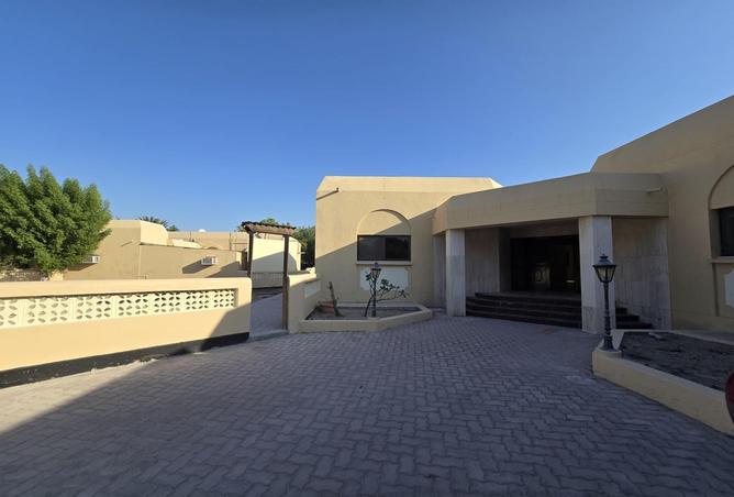 Villa - 4 Bedrooms - 4 Bathrooms for rent in Saar - Northern Governorate