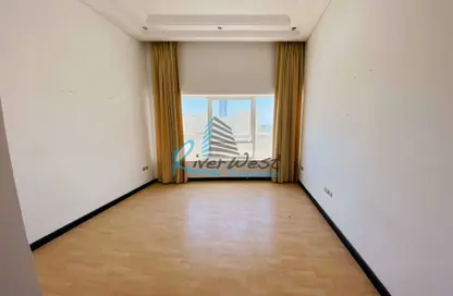 Apartment - 4 Bedrooms - 5 Bathrooms for sale in Abraj Al Lulu - Manama - Capital Governorate