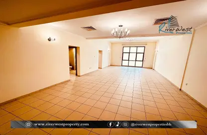 Apartment - 3 Bedrooms - 3 Bathrooms for rent in Sanabis - Manama - Capital Governorate