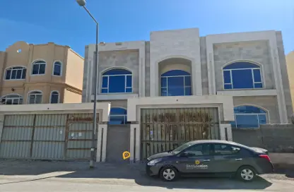 Villa - 6 Bedrooms - 6 Bathrooms for sale in Tubli - Central Governorate