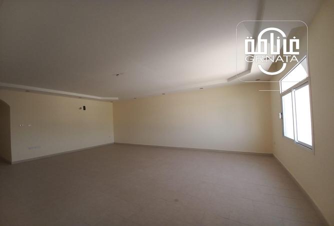 Apartment - 3 Bedrooms - 3 Bathrooms for rent in Riffa - Southern Governorate