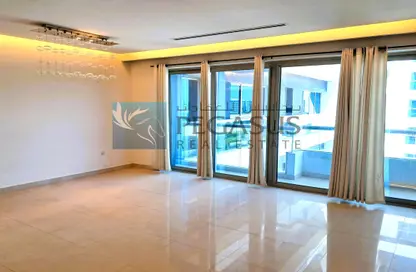 Apartment - 2 Bedrooms - 3 Bathrooms for rent in Reef Island - Capital Governorate