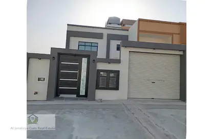 Villa - 4 Bedrooms - 5 Bathrooms for sale in Hamad Town - Northern Governorate