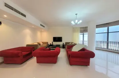 Apartment - 3 Bedrooms - 4 Bathrooms for rent in Seef - Capital Governorate