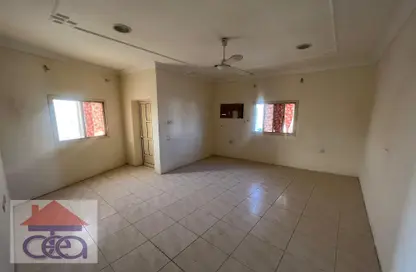 Empty Room image for: Apartment - 2 Bedrooms - 2 Bathrooms for rent in Muharraq - Muharraq Governorate, Image 1