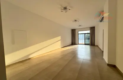 Apartment - 2 Bedrooms - 3 Bathrooms for rent in Sanabis - Manama - Capital Governorate