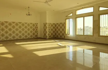 Apartment - 3 Bedrooms - 4 Bathrooms for rent in Arad - Muharraq Governorate