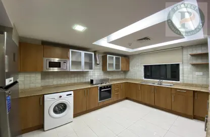 Apartment - 3 Bedrooms - 3 Bathrooms for rent in Zinj - Manama - Capital Governorate