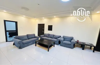 Apartment - 3 Bedrooms - 3 Bathrooms for rent in Al Juffair - Capital Governorate