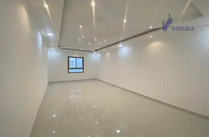 Apartment - 5 Bedrooms - 5 Bathrooms for sale in Hidd - Muharraq Governorate