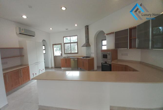 Villa - 4 Bedrooms - 6 Bathrooms for rent in Hamala - Northern Governorate