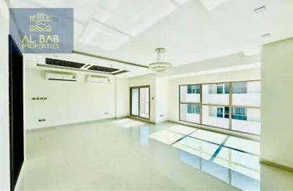 Apartment - 2 Bedrooms - 3 Bathrooms for rent in Hidd - Muharraq Governorate