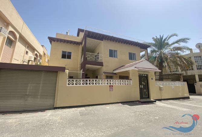 Villa - 6 Bedrooms - 3 Bathrooms for rent in Salmaniya - Manama - Capital Governorate