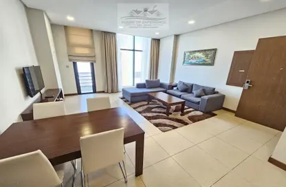 Apartment - 2 Bedrooms - 3 Bathrooms for rent in Al Juffair - Capital Governorate