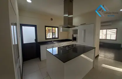 Villa - 3 Bedrooms - 3 Bathrooms for rent in Sanad - Central Governorate