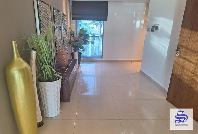 Apartment - 3 Bedrooms - 4 Bathrooms for rent in Reef Island - Capital Governorate